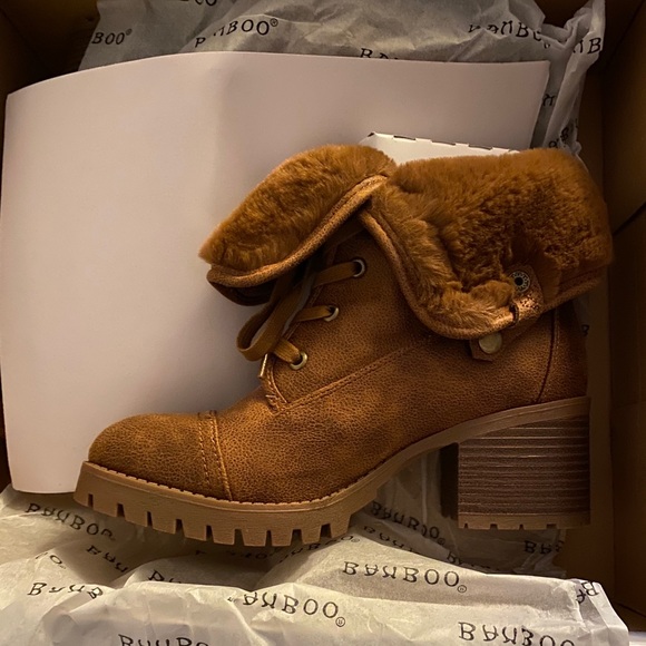 ☆BEST SELLER VEGAN LEATHER FUR LINED BOOTIES!!☆ - Picture 4 of 5